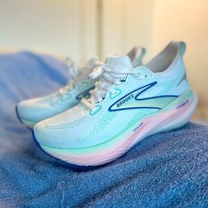 Brooks Women's Glycerin GTS 22 Running Shoe